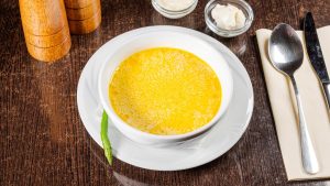 Ciorbă de burtă + smântână și usturoi